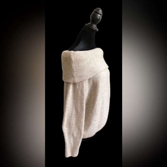 H&M: Sweater - Picture 3 of 17